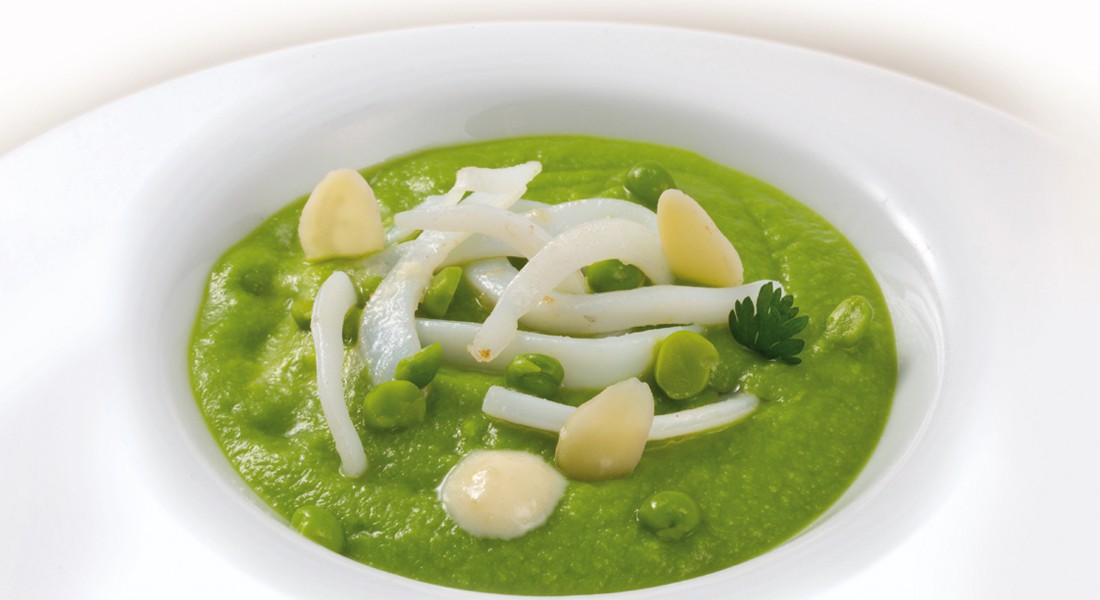 Crema di piselli con Mandorle Ventura e seppie