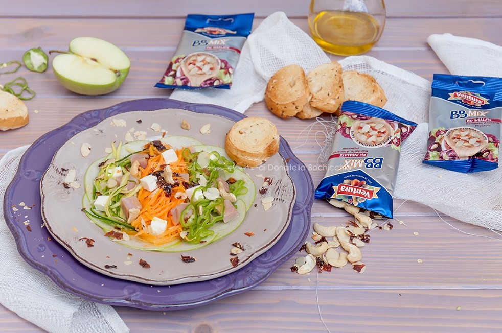 Insalata di friggitelli, verdure, prosciutto, feta e mix con Frutta Secca Ventura